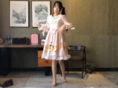 浆果儿马雨琪裸舞后续，长达24分钟的换装舞蹈 二胡才艺表演！